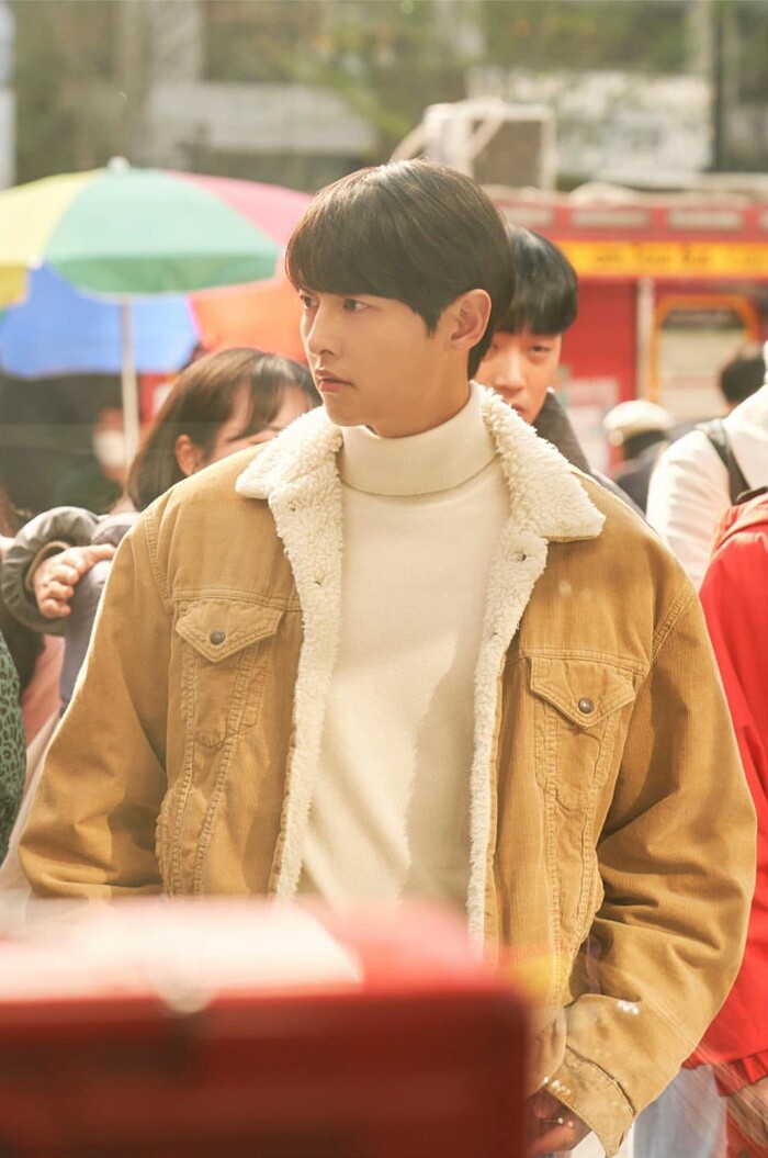Song Joong Ki bị chỉ tr&iacute;ch v&igrave; 'c&agrave; mặt' qu&aacute; đ&agrave; trong phim Cậu &Uacute;t Nh&agrave; T&agrave;i Phiệt Ảnh 5