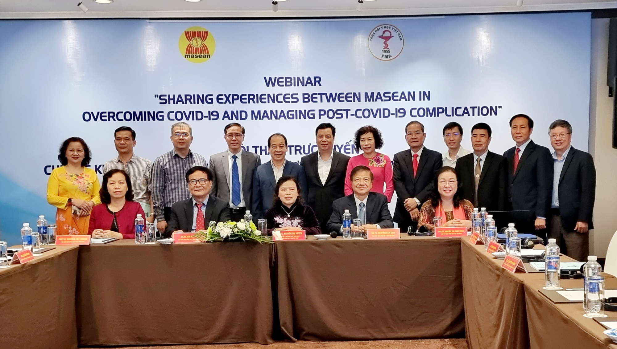 Việt Nam chia sẻ kinh nghiệm vượt qua đại dịch và hậu COVID-19 với Hội Y học các nước Đông Nam Á - Ảnh 2. Việt Nam chia sẻ kinh nghiệm vượt qua đại dịch và hậu COVID-19 với Hội Y học các nước Đông Nam Á - Ảnh 2.