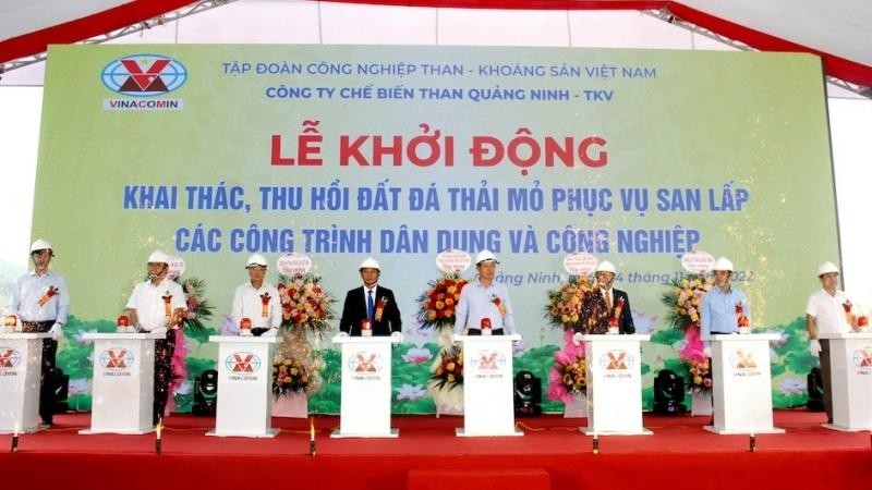 TKV thu hồi đất đá thải mỏ phục vụ san lấp công trình TKV thu hồi đất đá thải mỏ phục vụ san lấp công trình
