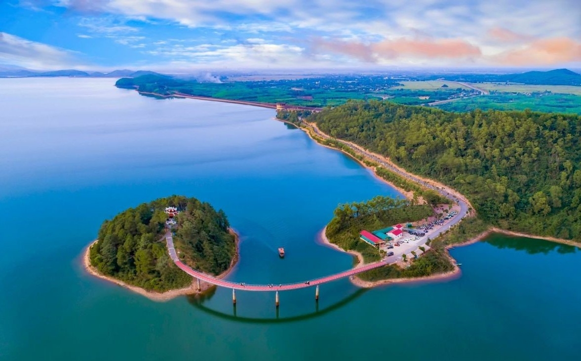 Hồ Kẻ Gỗ - Vẻ đẹp đậm hơi thở thiên nhiên nên thơ và trữ tình Hồ Kẻ Gỗ - Vẻ đẹp đậm hơi thở thiên nhiên nên thơ và trữ tình