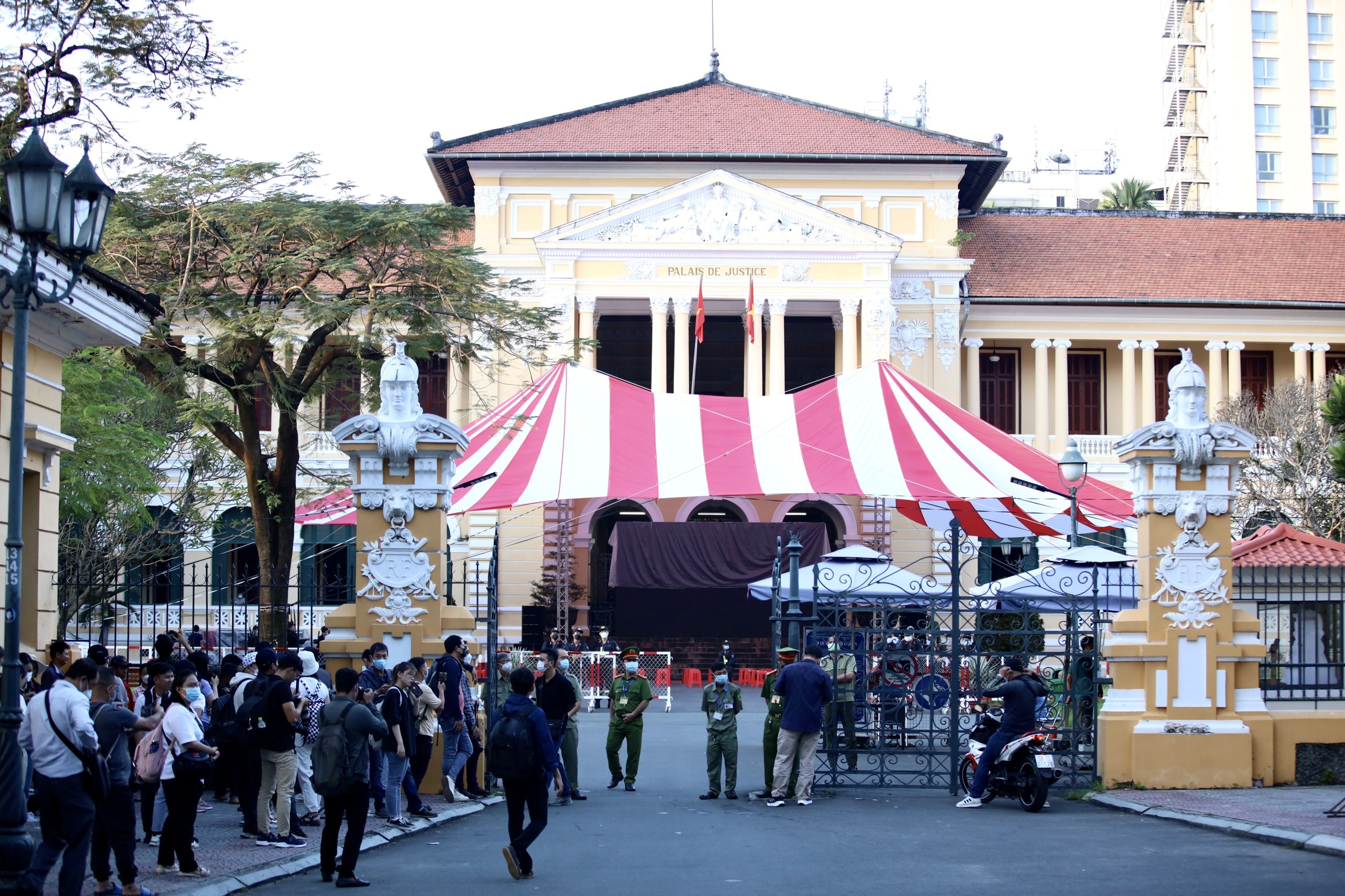 bao hanh be 8 tuoi anh 1