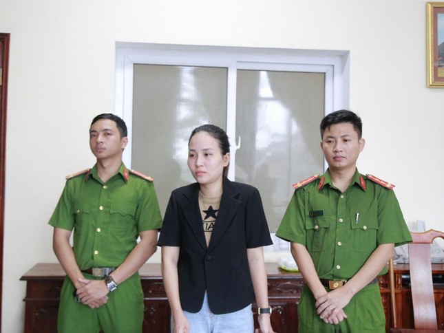 Lừa 'chạy' sổ đỏ, hùn tiền buôn đất để chiếm đoạt gần 4,2 tỷ đồng Lừa 'chạy' sổ đỏ, hùn tiền buôn đất để chiếm đoạt gần 4,2 tỷ đồng ảnh 2