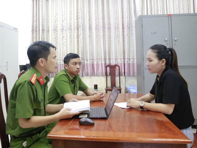 Lừa 'chạy' sổ đỏ, hùn tiền buôn đất để chiếm đoạt gần 4,2 tỷ đồng Lừa 'chạy' sổ đỏ, hùn tiền buôn đất để chiếm đoạt gần 4,2 tỷ đồng ảnh 1