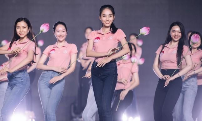 Showbiz 26/11: TikToker Việt làm video miệt thị người nghèo gây tranh cãi Showbiz 26/11: TikToker Việt làm video miệt thị người nghèo gây tranh cãi ảnh 2