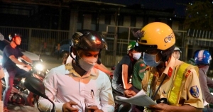 Uống 4 lon bia, bị CSGT phát hiện nồng độ cồn kịch khung