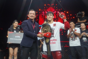 "Độc cô cầu bại" Nguyễn Trần Duy Nhất vô địch MMA Championship 2022