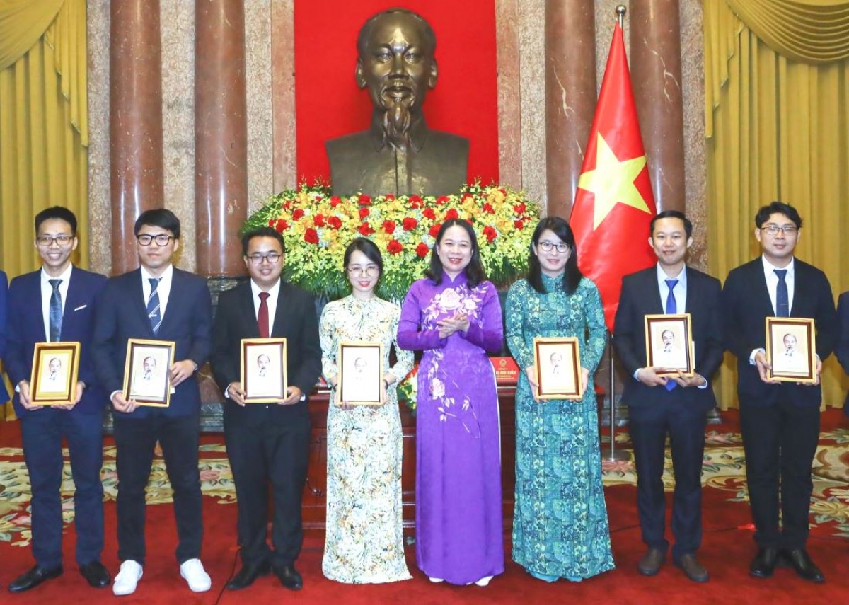 phó chủ tịch nước gặp mặt các tài năng khoa học công nghệ trẻ năm 2022 hình ảnh 2 pho chu tich nuoc gap mat cac tai nang khoa hoc cong nghe tre nam 2022 hinh anh 2