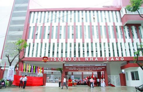 Trường iSchool Nha Trang đón học sinh vào ngày mai sau vụ ngộ độc làm hàng trăm người nhập viện ảnh 1
