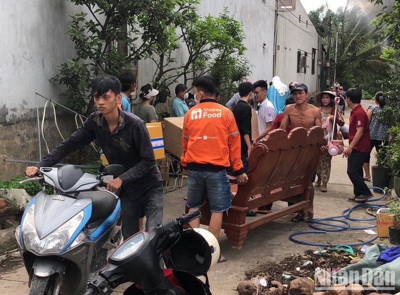 Cháy lớn tại xưởng sản xuất tượng bằng vật liệu nhựa ở Đồng Nai ảnh 2