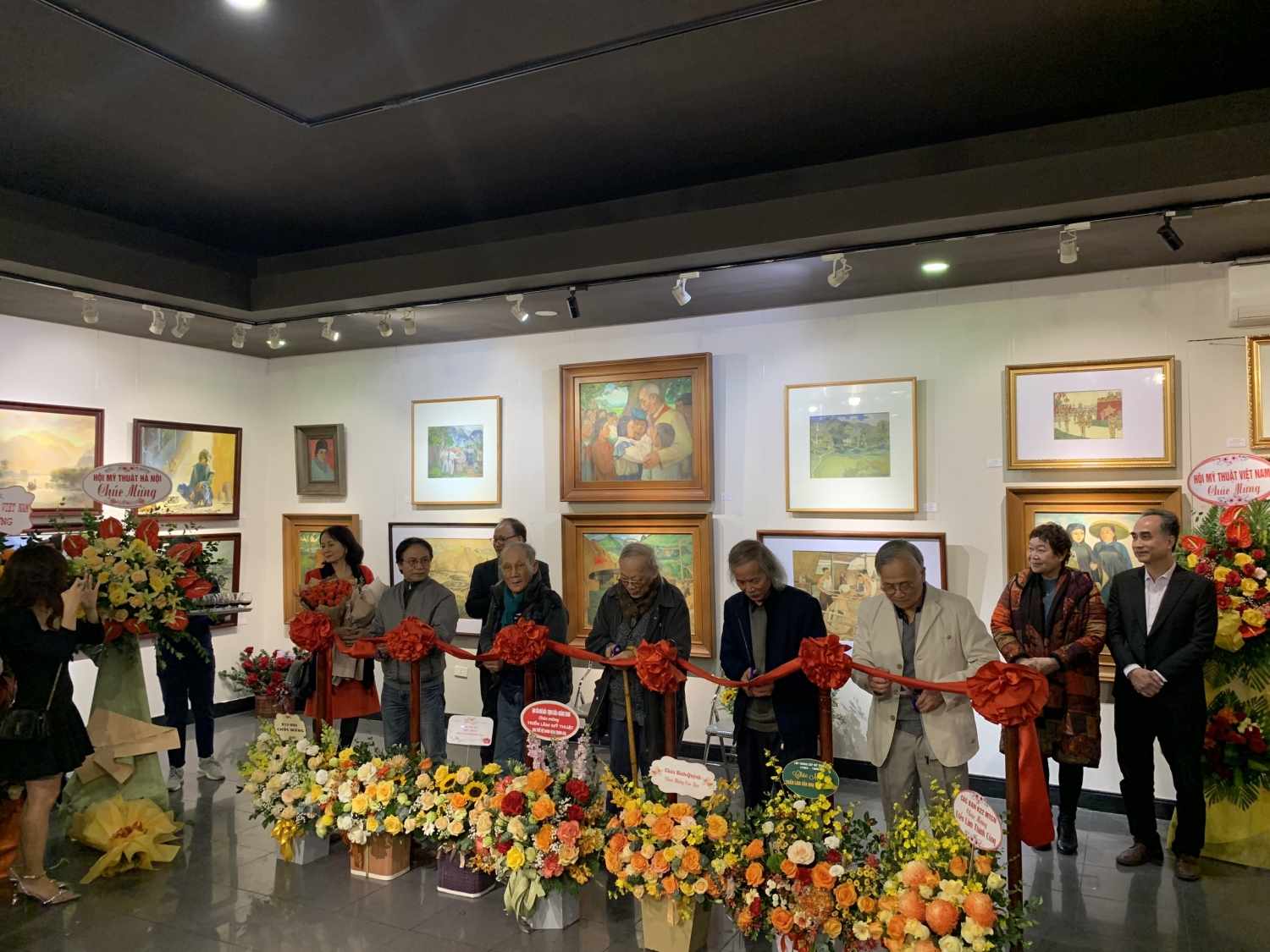 Khai mạc triển lãm mỹ thuật “Họa sĩ Trịnh Thiệp khóa Kháng chiến 1950 - 1954 và các con họa sĩ VTV Trịnh Việt - Trịnh Nam” Khai mạc triển lãm mỹ thuật “Họa sĩ Trịnh Thiệp khóa Kháng chiến 1950 - 1954 và các con họa sĩ VTV Trịnh Việt - Trịnh Nam”