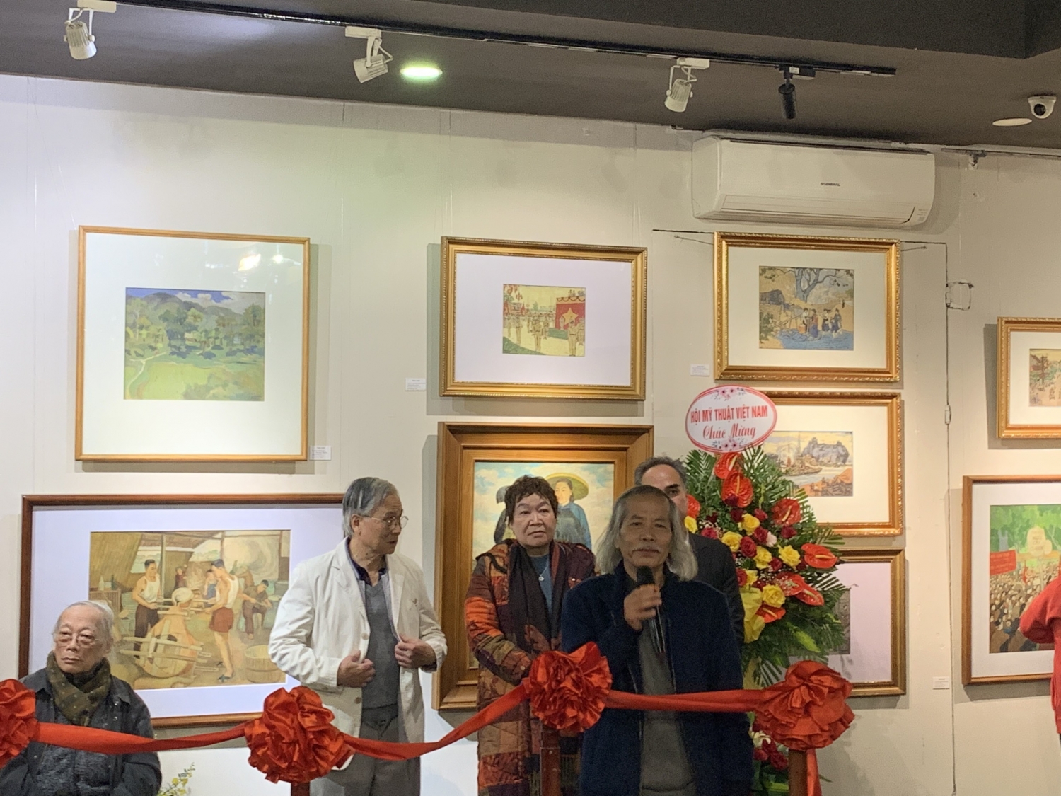 Khai mạc triển lãm mỹ thuật “Họa sĩ Trịnh Thiệp khóa Kháng chiến 1950 - 1954 và các con họa sĩ VTV Trịnh Việt - Trịnh Nam” Khai mạc triển lãm mỹ thuật “Họa sĩ Trịnh Thiệp khóa Kháng chiến 1950 - 1954 và các con họa sĩ VTV Trịnh Việt - Trịnh Nam”