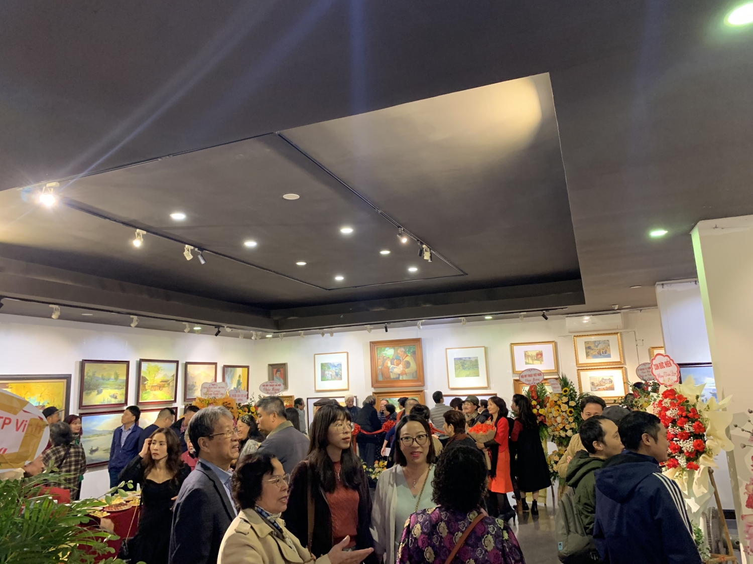 Khai mạc triển lãm mỹ thuật “Họa sĩ Trịnh Thiệp khóa Kháng chiến 1950 - 1954 và các con họa sĩ VTV Trịnh Việt - Trịnh Nam” Khai mạc triển lãm mỹ thuật “Họa sĩ Trịnh Thiệp khóa Kháng chiến 1950 - 1954 và các con họa sĩ VTV Trịnh Việt - Trịnh Nam”