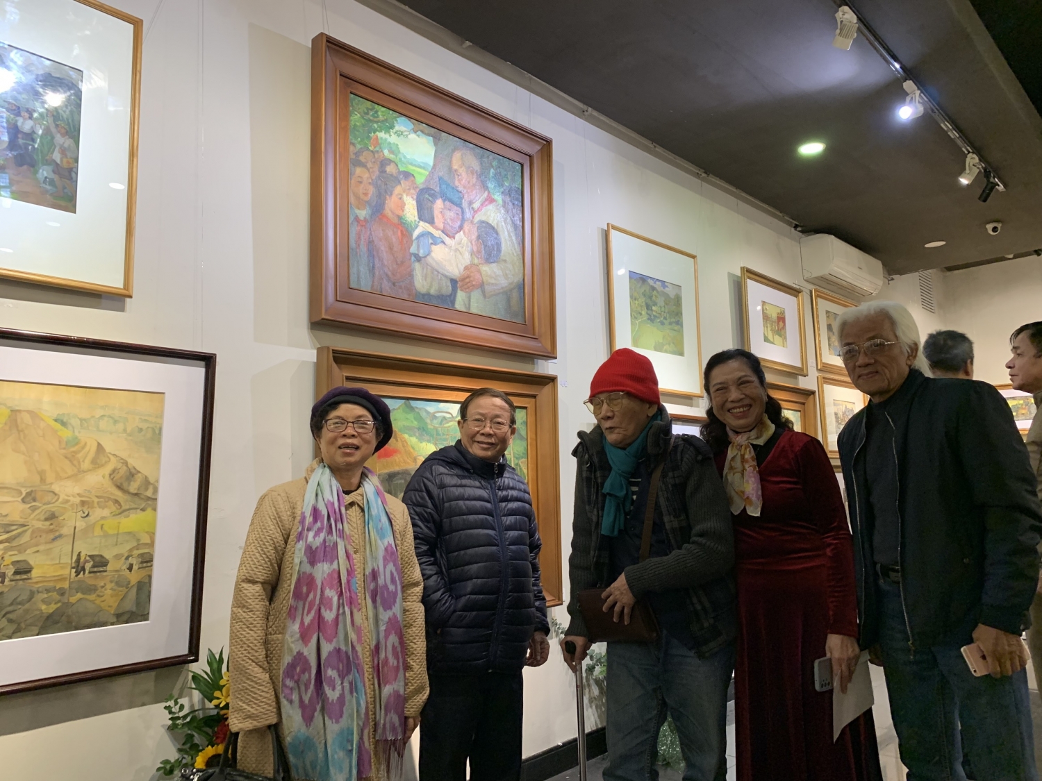 Khai mạc triển lãm mỹ thuật “Họa sĩ Trịnh Thiệp khóa Kháng chiến 1950 - 1954 và các con họa sĩ VTV Trịnh Việt - Trịnh Nam” Khai mạc triển lãm mỹ thuật “Họa sĩ Trịnh Thiệp khóa Kháng chiến 1950 - 1954 và các con họa sĩ VTV Trịnh Việt - Trịnh Nam”