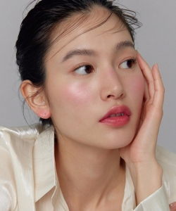 CÔNG THỨC LÀM ĐẸP “3S” CHO CÔ NÀNG TỐI GIẢN TỎA SÁNG MÙA TIỆC TÙNG CUỐI NĂM