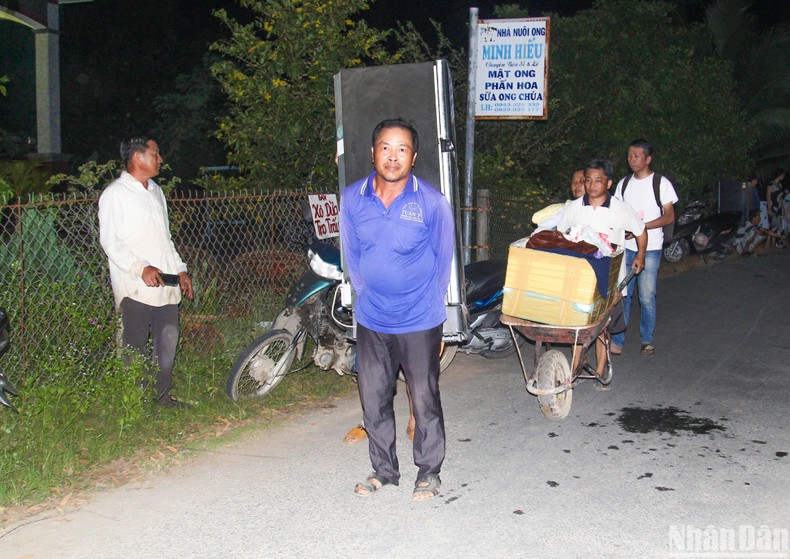 Vĩnh Long: Sạt lở đất nghiêm trọng, khoảng 10ha đất vườn chìm xuống sông ảnh 2