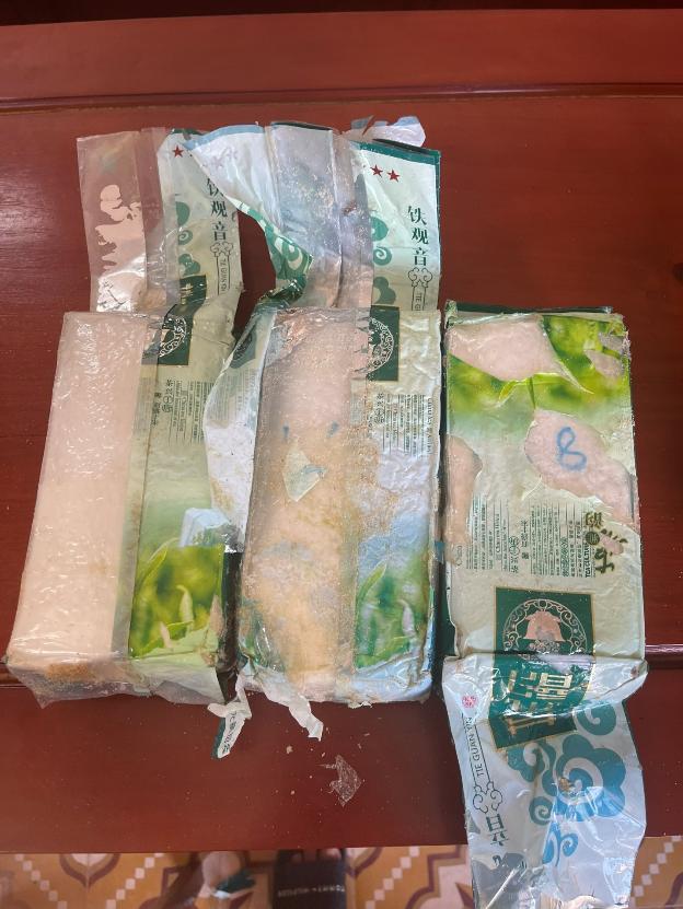 Liên tục phát hiện hàng loạt túi nghi chứa ma tuý trôi dạt vào bờ biển miền Trung