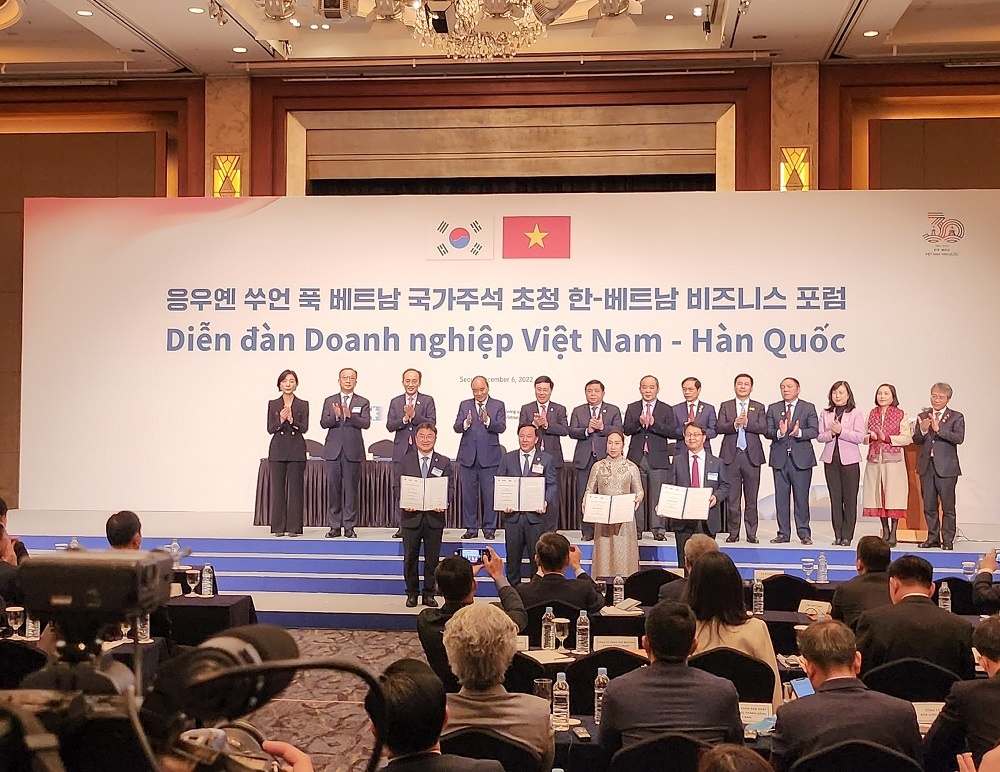 Long An và Saigontel ký hợp tác với các nhà đầu tư Hàn Quốc  - ảnh 1