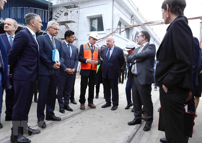 Chủ tịch Thượng viện Pháp kết thúc tốt đẹp chuyến thăm Việt Nam Chủ tịch Thượng viện Pháp kết thúc tốt đẹp chuyến thăm Việt Nam