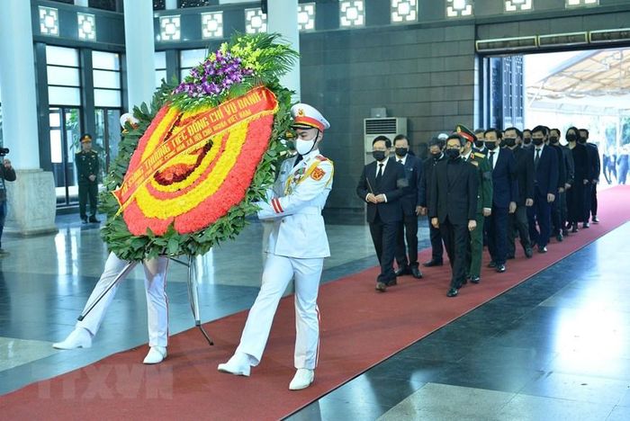 Lễ tang nguyên Trưởng ban Kinh tế Trung ương Vũ Oanh