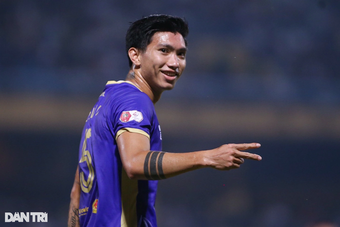 Văn Hậu bất ngờ chia tay CLB Hà Nội - 1