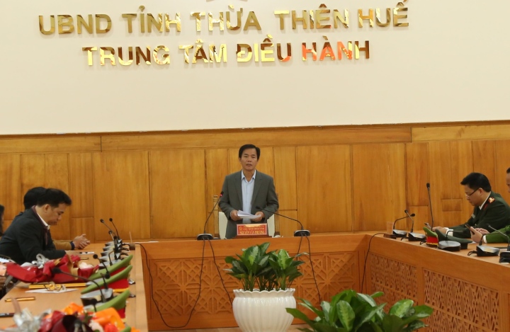 Chủ tịch  Thừa Thiên - Huế đối thoại với dân qua Facebook - 1