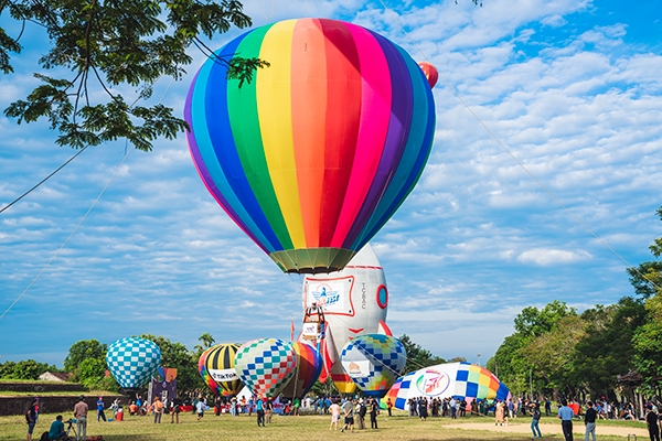 Cần Thơ lần đầu tiên tổ chức lễ hội khinh khí cầu