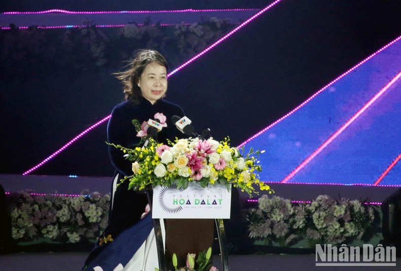 Rực rỡ đêm khai hội Festival Hoa Đà Lạt lần thứ IX Rực rỡ đêm khai hội Festival Hoa Đà Lạt lần thứ IX ảnh 2