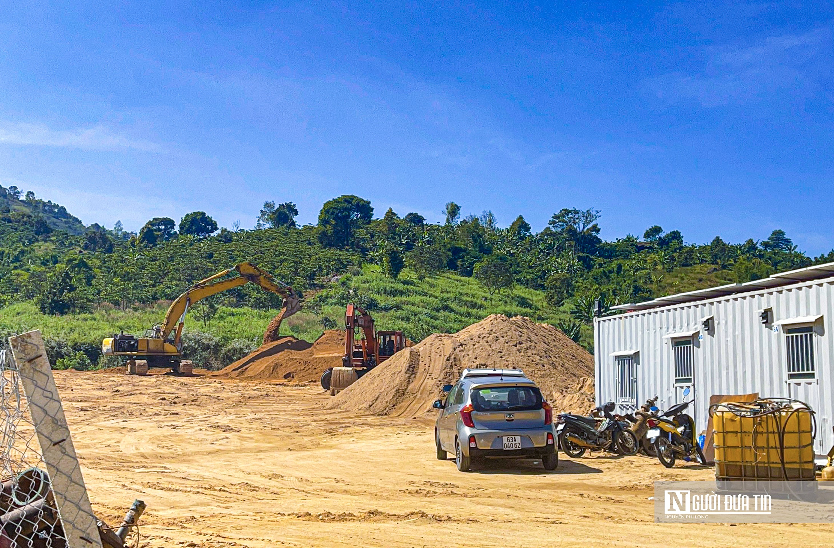 Môi trường - Lâm Đồng: Mỏ khai thác cát không phép ngang nhiên hoạt động gần UBND xã (Hình 3).