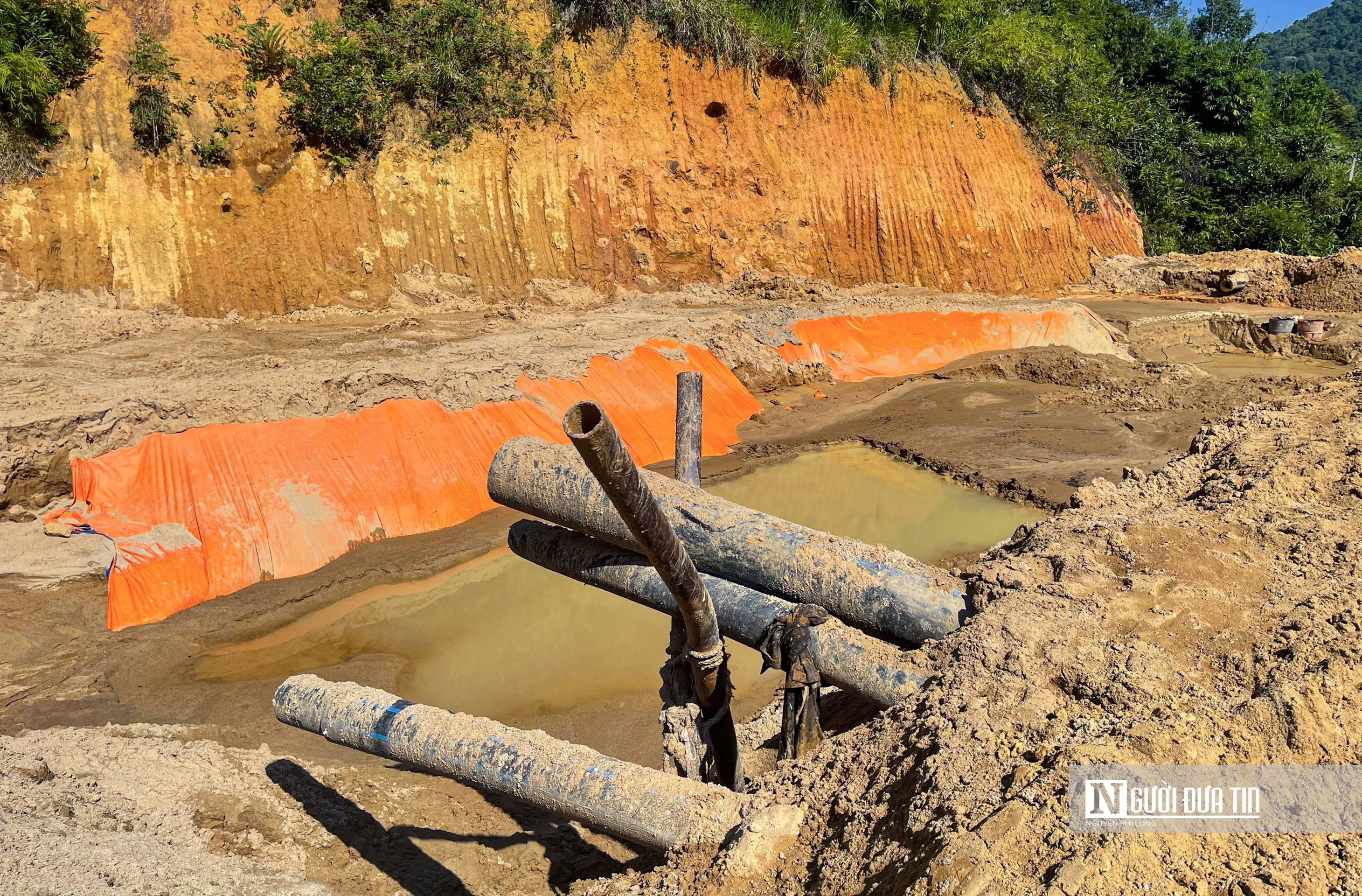Môi trường - Lâm Đồng: Mỏ khai thác cát không phép ngang nhiên hoạt động gần UBND xã (Hình 15).