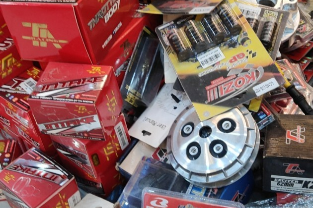 Tổng cục Quản lý thị trường đang kiểm tra chợ bán phụ tùng xe máy lớn nhất phía Nam