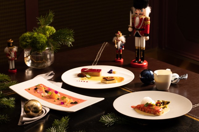 Kh&aacute;ch sạn 5 sao &lsquo;ch&aacute;y&rsquo; b&agrave;n tiệc đ&ecirc;m gi&aacute;ng sinh ảnh 1