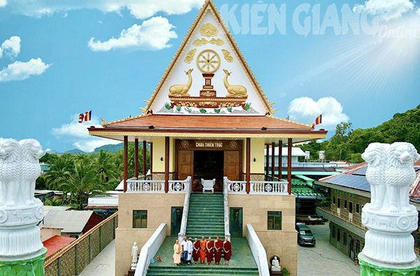 Đến Hà Tiên (Kiên Giang) ngắm ngôi chùa 300 năm tuổi Đến Hà Tiên (Kiên Giang) ngắm ngôi chùa 300 năm tuổi