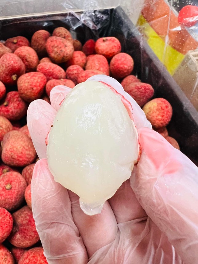 Vải thiều 'đi m&aacute;y bay' từ &Uacute;c về Việt Nam, gi&aacute; 1,3 triệu đồng/kg ảnh 2