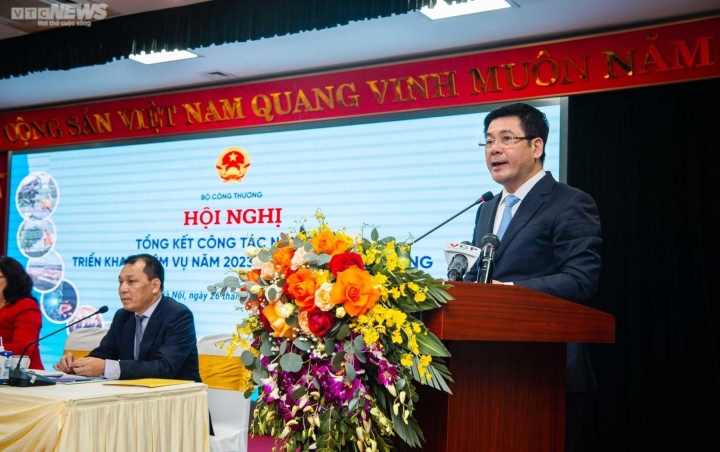 Bộ trưởng Công Thương: Xuất nhập khẩu Việt Nam năm 2022 vượt 730 tỷ USD Bộ trưởng Công Thương: Xuất nhập khẩu Việt Nam năm 2022 vượt 730 tỷ USD - 1