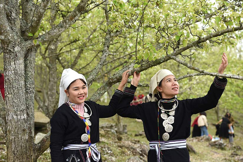 Hồng Thái, Na Hang (Tuyên Quang) - Vùng đất bình yên và thơ mộng Hồng Thái, Na Hang (Tuyên Quang) - Vùng đất bình yên và thơ mộng