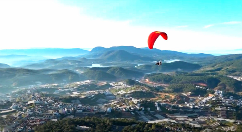 Lần đầu tiên du khách ngắm Đà Lạt từ khinh khí cầu