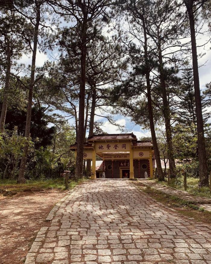 Khám phá kiến trúc độc đáo của chùa Tàu Đà Lạt Khám phá kiến trúc độc đáo của chùa Tàu Đà Lạt