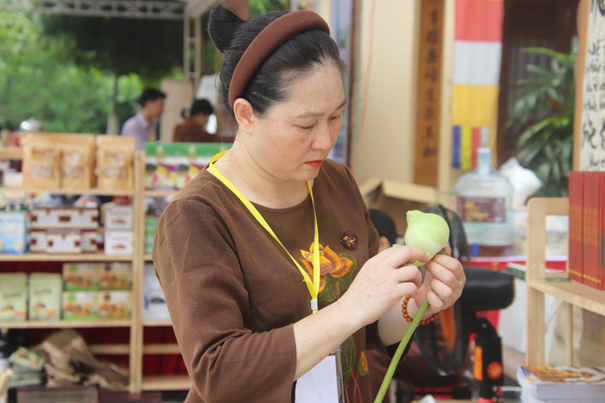 Chùa Đại Từ Ân: Triển lãm Phật Đản 2023 “Mùa sen nở” Chùa Đại Từ Ân: Triển lãm Phật Đản 2023 “Mùa sen nở”