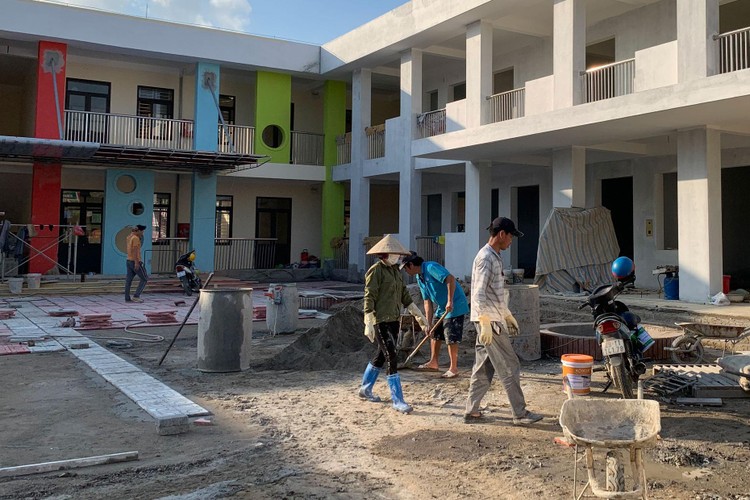 Hồ sơ mời thầu yêu cầu mỗi hợp đồng tương tự phải đáp ứng đầy đủ 2 dạng kết cấu sửa chữa và xây dựng mới. Ảnh minh họa: Nhã Chi