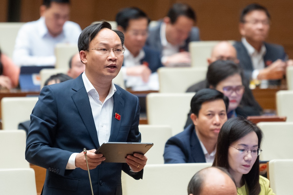 Cầm cố sổ đỏ vay 300 triệu đồng nhưng phải mua bảo hiểm 20 triệu đồng - 1 Cầm cố sổ đỏ vay 300 triệu đồng nhưng phải mua bảo hiểm 20 triệu đồng - 1