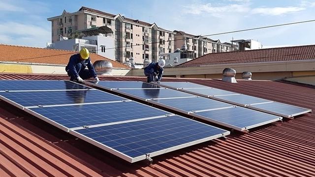 Phát triển điện mặt trời mái nhà: Cần quy định rõ ràng, thống nhất Phát triển điện mặt trời mái nhà: Cần quy định rõ ràng, thống nhất