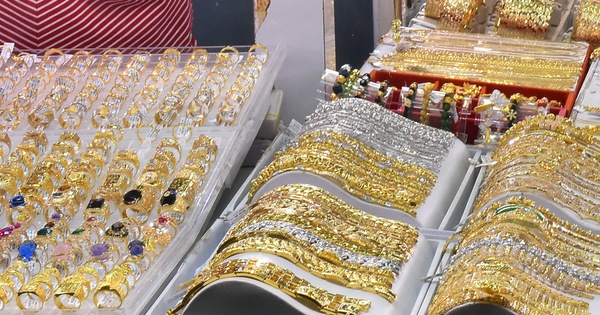 Giá vàng SJC, vàng nhẫn quay đầu giảm mạnh Giá vàng SJC, vàng nhẫn quay đầu giảm mạnh