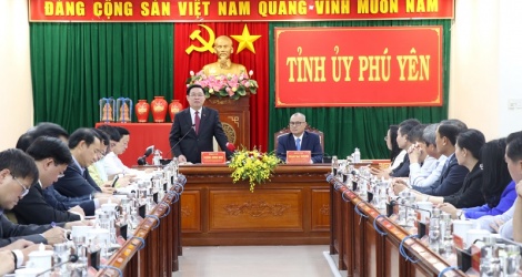 Chủ tịch Quốc hội: Phú Yên cần tìm tòi những khác biệt để phát triển