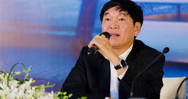 Tỉ phú Trần Đình Long: Tạm ‘buông’ dự án bô xít ở Đắk Nông, đang bàn giao tập đoàn vì tuổi cao Tỉ phú Trần Đình Long: Tạm ‘buông’ dự án bô xít ở Đắk Nông, đang bàn giao tập đoàn vì tuổi cao