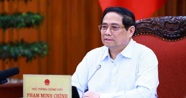 Khẩn trương trình ban hành chính sách mua bán điện trực tiếp; không để người dân, DN lo lắng về điện Khẩn trương trình ban hành chính sách mua bán điện trực tiếp; không để người dân, DN lo lắng về điện