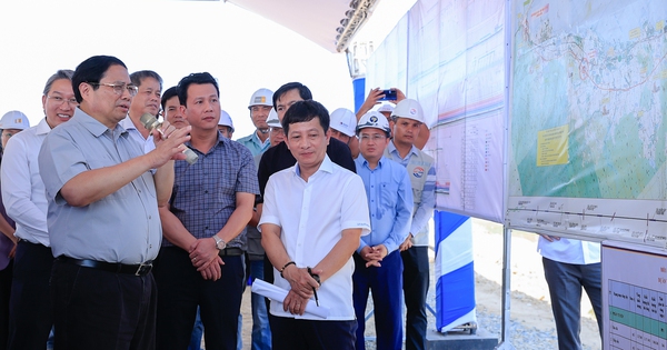 Thủ tướng kiểm tra hiện trường, đốc thúc nhiều dự án cao tốc trọng điểm vào ngày nghỉ lễ