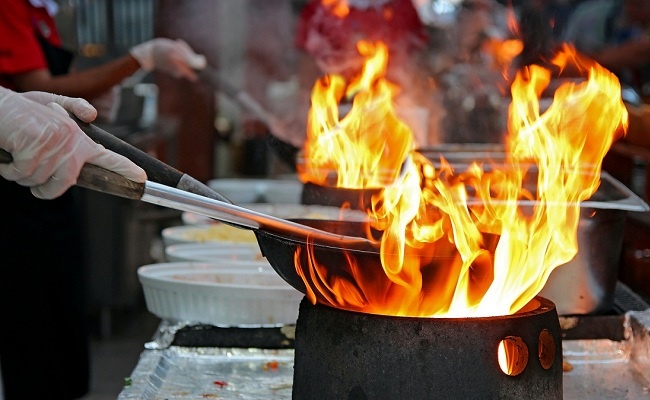 Mẹo ‘hô biến’ thức ăn bị cháy khét thành món ngon cực kỳ đơn giản, ai cũng làm được