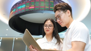 Nỗi lo khiến cổ phiếu đồng loạt lao dốc, VN-Index mất hơn 19 điểm