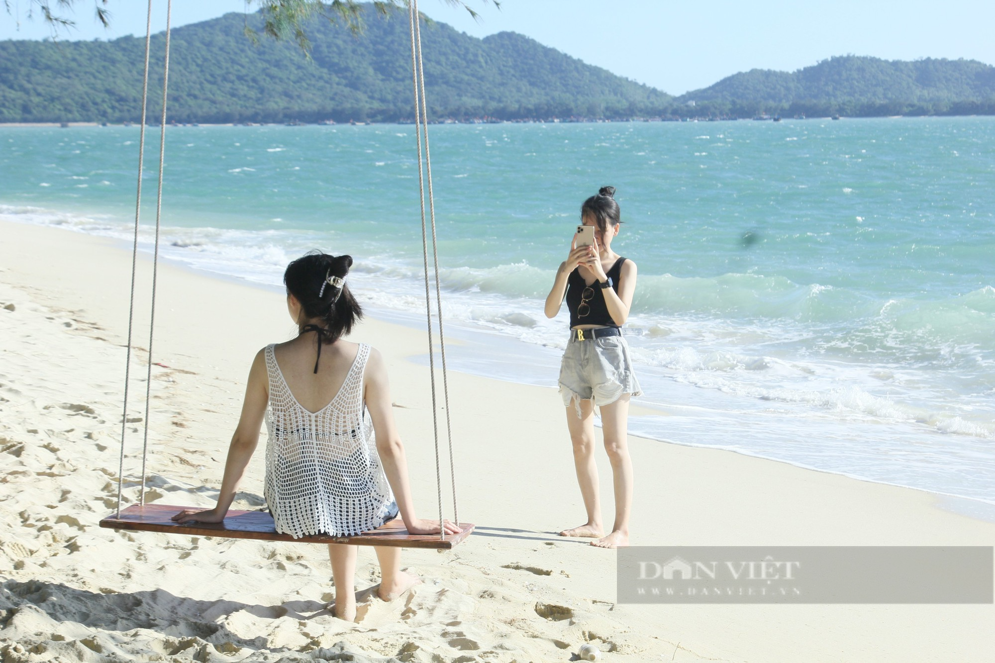 Lặng ngắm vẻ đẹp trên đảo Cô Tô - hòn ngọc xanh giữa biển trời Đông Bắc - Ảnh 7. Lặng ngắm vẻ đẹp trên đảo Cô Tô - hòn ngọc xanh giữa biển trời Đông Bắc - Ảnh 7.