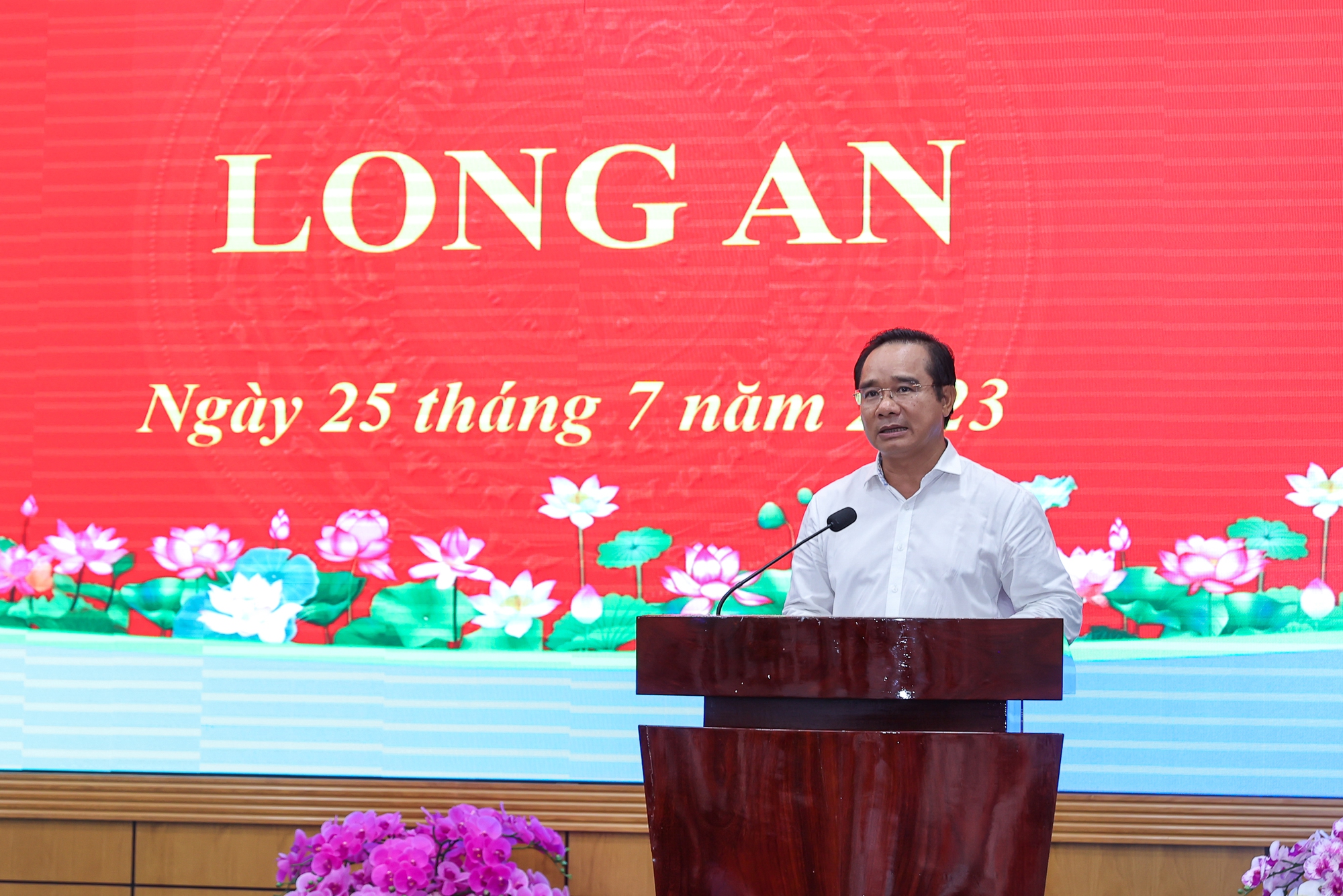 Thủ tướng: Long An đang có cơ hội, khí thế và động lực phát triển mới - Ảnh 2.
